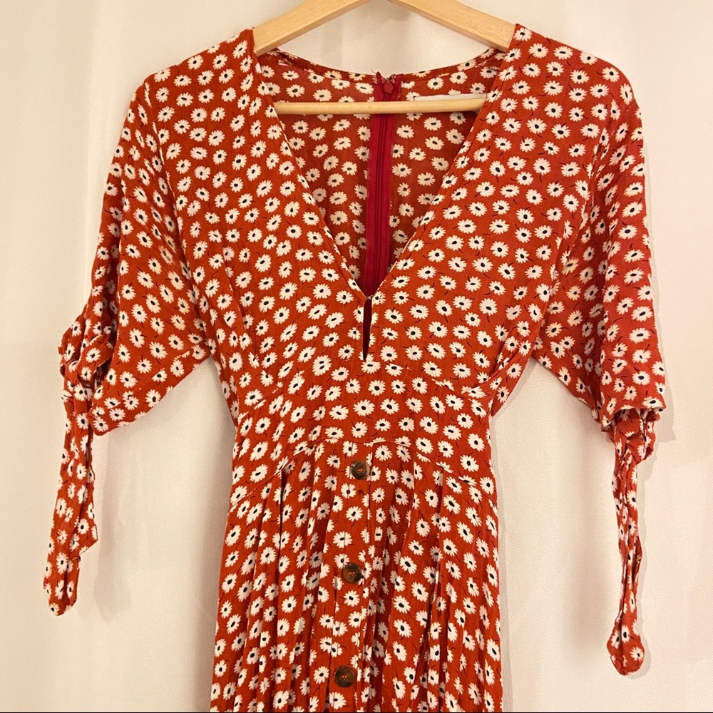 Faithfull The Brand Nina Midi Dress in Danica Floral - Picture 7 of 13